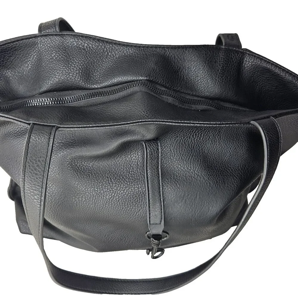 Darcy Marks Of London Large Shoulder Bag, Black, With Chain Closure Detail - Picture 4 of 8